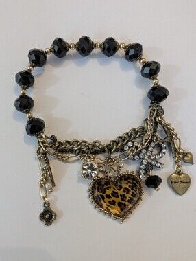 Signed Betsey Johnson Leopard Print Heart Rhinestone Bow Charm Stretch Bracelet